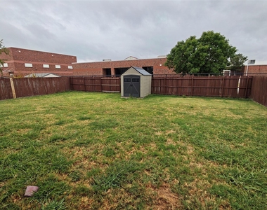 724 Valley Court - Photo Thumbnail 12