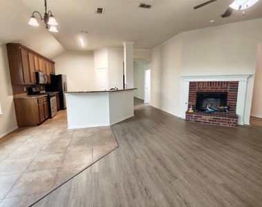 724 Valley Court - Photo Thumbnail 11
