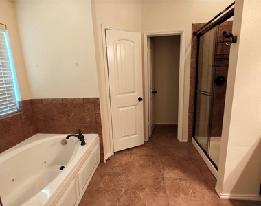 724 Valley Court - Photo Thumbnail 16