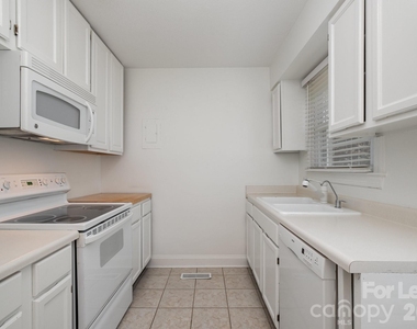 564 Wakefield Drive - Photo Thumbnail 6