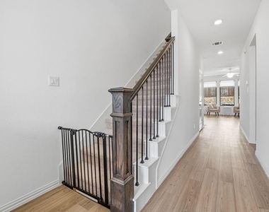 1730 Coachman Drive - Photo Thumbnail 8