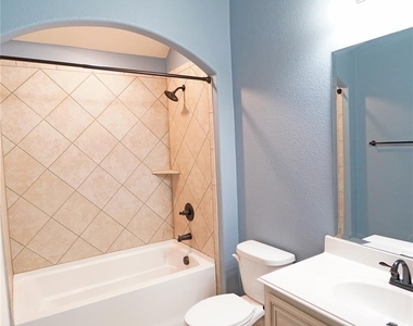 729 Paintbrush Court - Photo Thumbnail 12