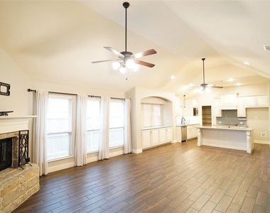 729 Paintbrush Court - Photo Thumbnail 2