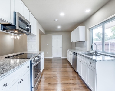 1904 Richland Drive - Photo Thumbnail 4