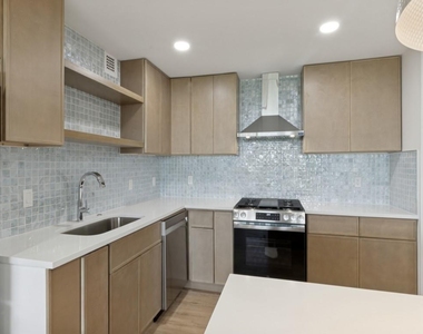 3883 Turtle Creek Boulevard - Photo Thumbnail 1