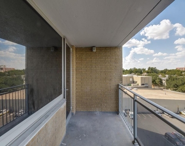 3883 Turtle Creek Boulevard - Photo Thumbnail 6