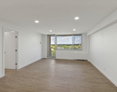 3883 Turtle Creek Boulevard - Photo Thumbnail 5