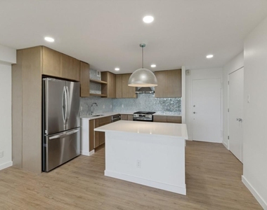 3883 Turtle Creek Boulevard - Photo Thumbnail 3