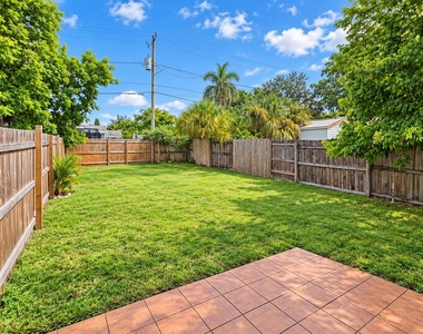 43 Sw 11th Street - Photo Thumbnail 7