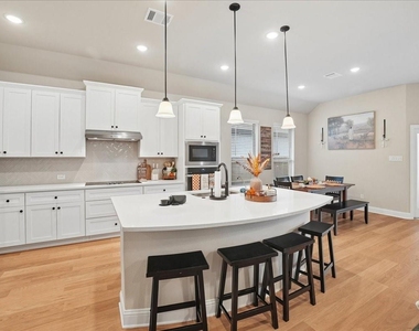 10329 Dittany Lane - Photo Thumbnail 13