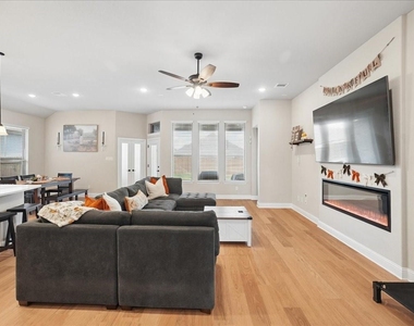 10329 Dittany Lane - Photo Thumbnail 6