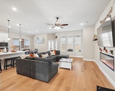 10329 Dittany Lane - Photo Thumbnail 7