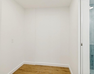 3883 Turtle Creek Boulevard - Photo Thumbnail 13