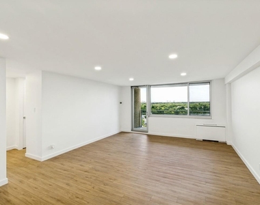 3883 Turtle Creek Boulevard - Photo Thumbnail 5