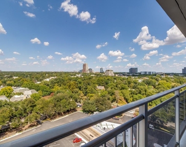 3883 Turtle Creek Boulevard - Photo Thumbnail 7