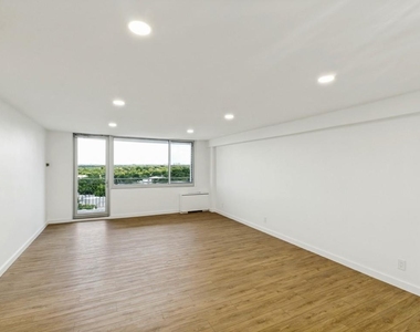 3883 Turtle Creek Boulevard - Photo Thumbnail 4