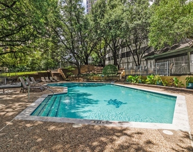 3883 Turtle Creek Boulevard - Photo Thumbnail 19