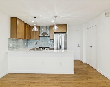3883 Turtle Creek Boulevard - Photo Thumbnail 3