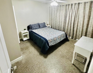 3701 Nw 4th Avenue - Photo Thumbnail 5