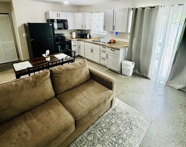 3701 Nw 4th Avenue - Photo Thumbnail 2