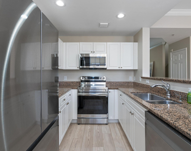 610 Fern Street - Photo Thumbnail 3
