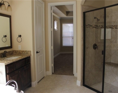 14764 Crystal Beach Lane - Photo Thumbnail 7