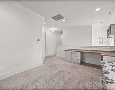 706 Kingsley Way - Photo Thumbnail 21