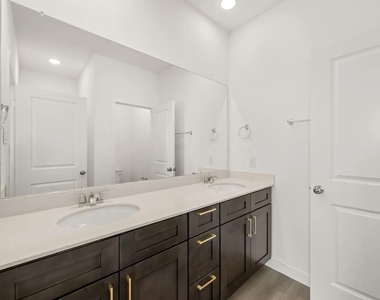 5720 Lakeview Drive - Photo Thumbnail 18