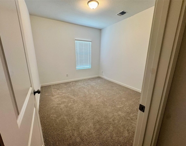 5720 Lakeview Drive - Photo Thumbnail 24