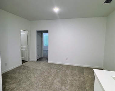 5720 Lakeview Drive - Photo Thumbnail 11