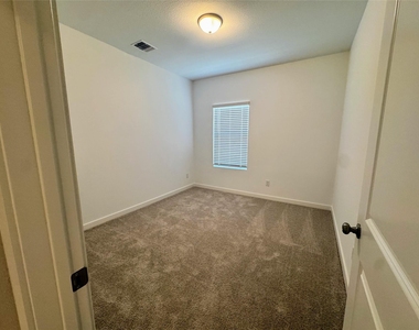 5720 Lakeview Drive - Photo Thumbnail 22