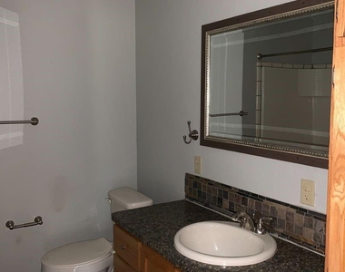 720 11th Street - Photo Thumbnail 8