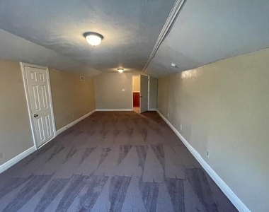 9401 Grant Drive - Photo Thumbnail 6