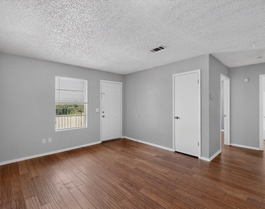 400 Raymond Street - Photo Thumbnail 5
