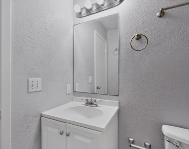 400 Raymond Street - Photo Thumbnail 13