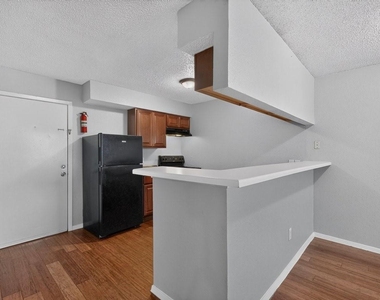 400 Raymond Street - Photo Thumbnail 11