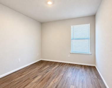 10333 Fort Croghan Trail - Photo Thumbnail 9