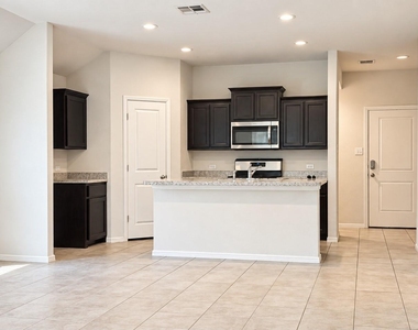 10333 Fort Croghan Trail - Photo Thumbnail 7