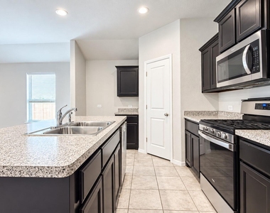 10333 Fort Croghan Trail - Photo Thumbnail 8