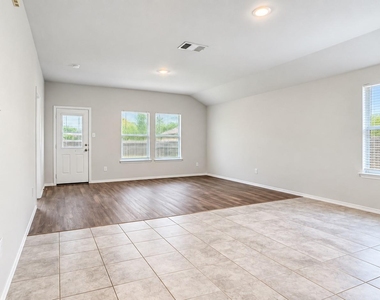 10333 Fort Croghan Trail - Photo Thumbnail 2