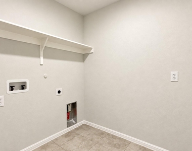 10333 Fort Croghan Trail - Photo Thumbnail 15