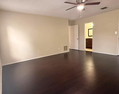 3106 Legend Drive - Photo Thumbnail 10