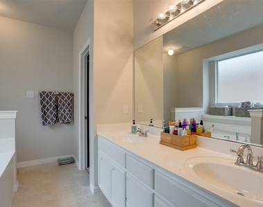 10228 Olivia Drive - Photo Thumbnail 18