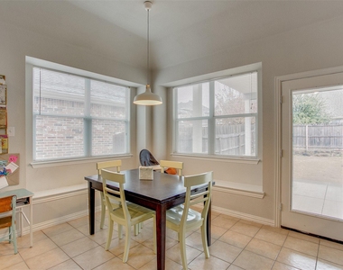 10228 Olivia Drive - Photo Thumbnail 13
