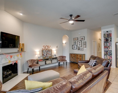 10228 Olivia Drive - Photo Thumbnail 10