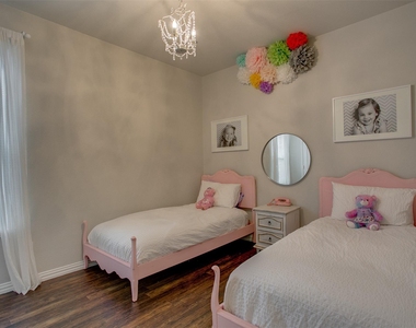 10228 Olivia Drive - Photo Thumbnail 5
