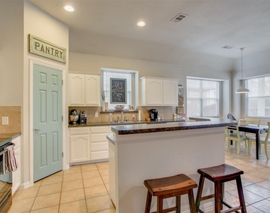10228 Olivia Drive - Photo Thumbnail 11