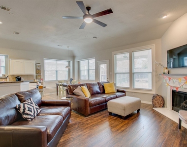 10228 Olivia Drive - Photo Thumbnail 8