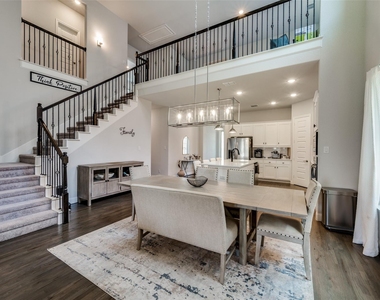 333 Foxthorne Way - Photo Thumbnail 4