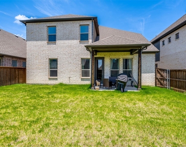 333 Foxthorne Way - Photo Thumbnail 33